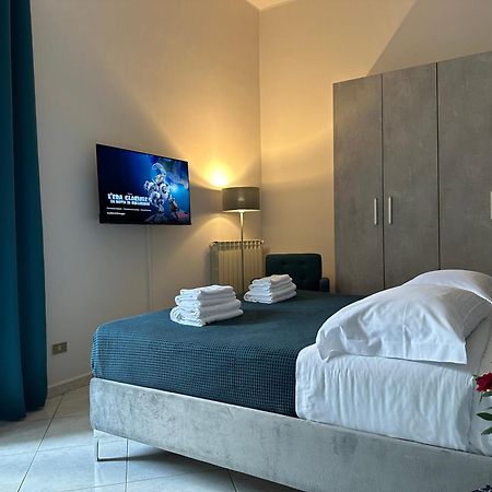 Royal Gardens Bed and Breakfast Caserta Buitenkant foto