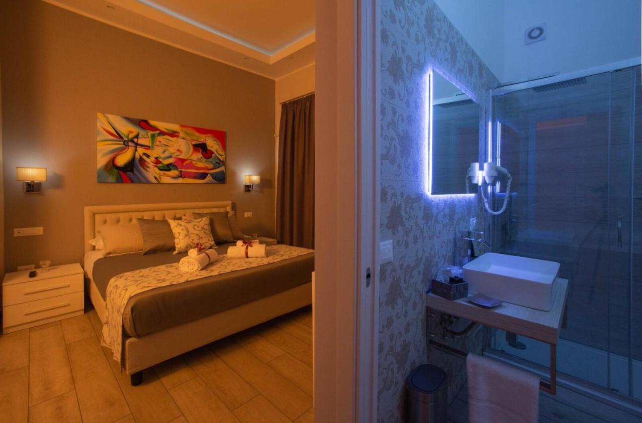 Royal Gardens Bed and Breakfast Caserta Buitenkant foto