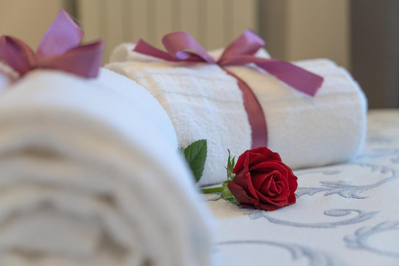 Royal Gardens Bed and Breakfast Caserta Buitenkant foto