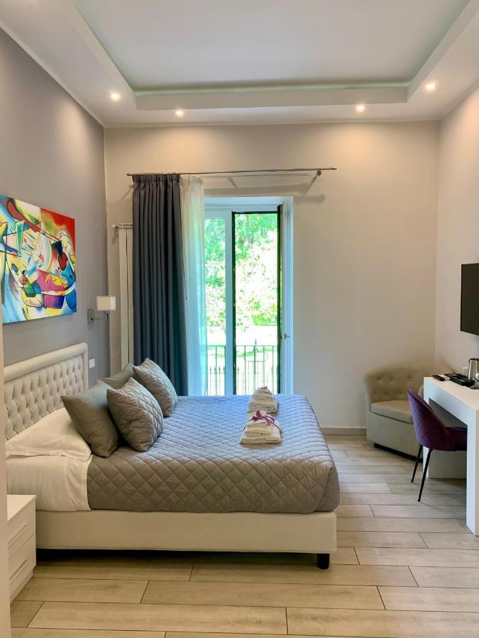 Royal Gardens Bed and Breakfast Caserta Buitenkant foto