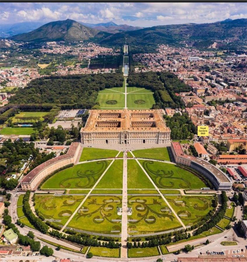 Royal Gardens Bed and Breakfast Caserta Buitenkant foto